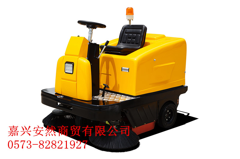 駕駛式掃地機(jī)哪家好 嘉興掃地機(jī)供應(yīng)商